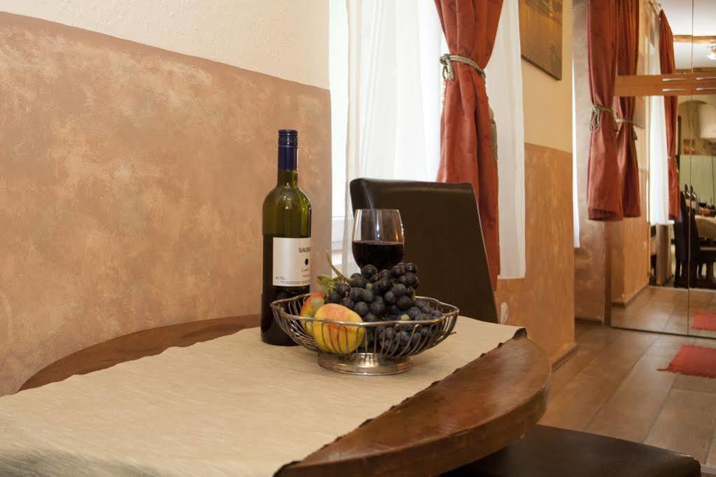 Margit Apartment Budapest Esterno foto